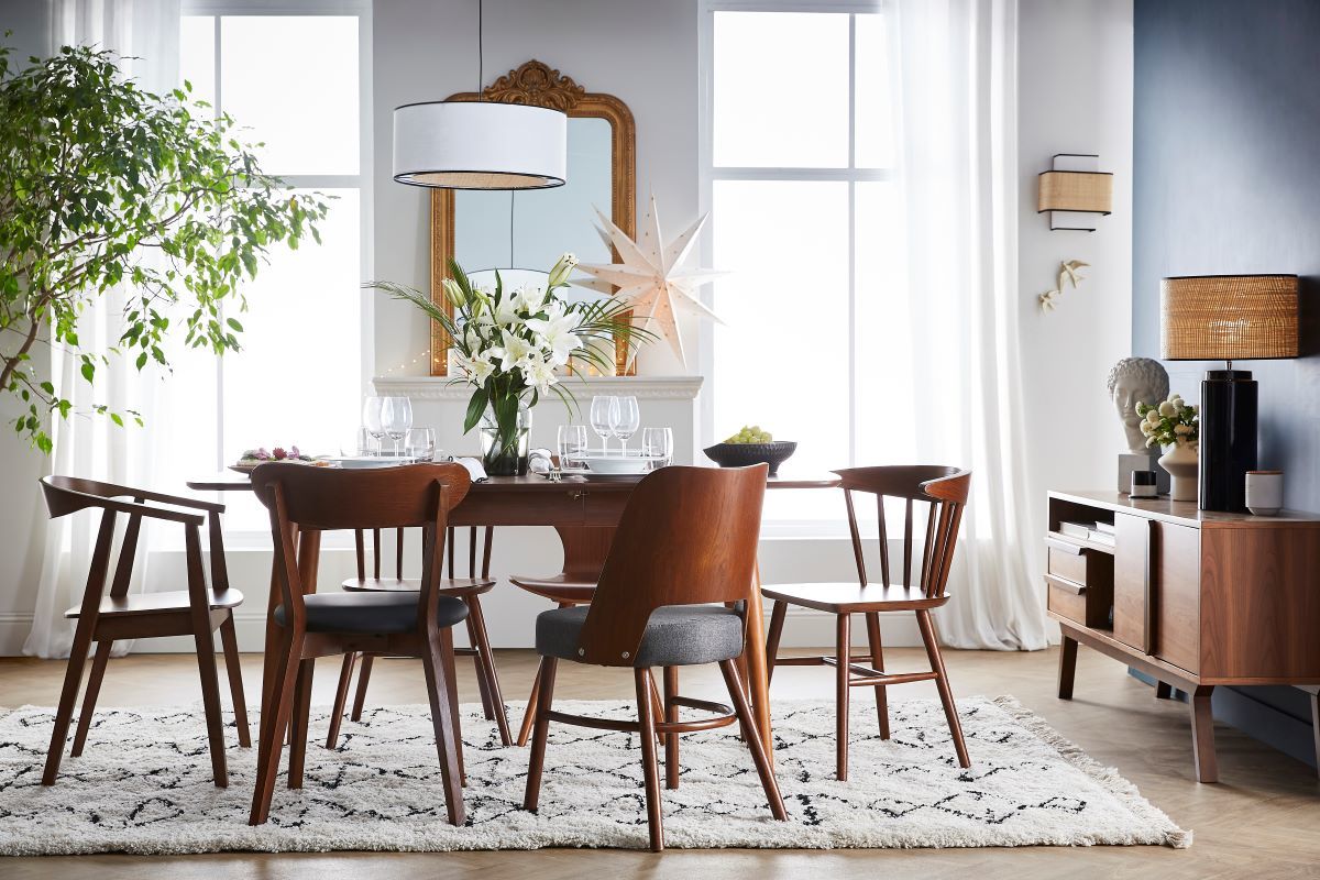 Chaises vintage en bois fonc� et tissu gris fonc� (lot de 2) EDITO