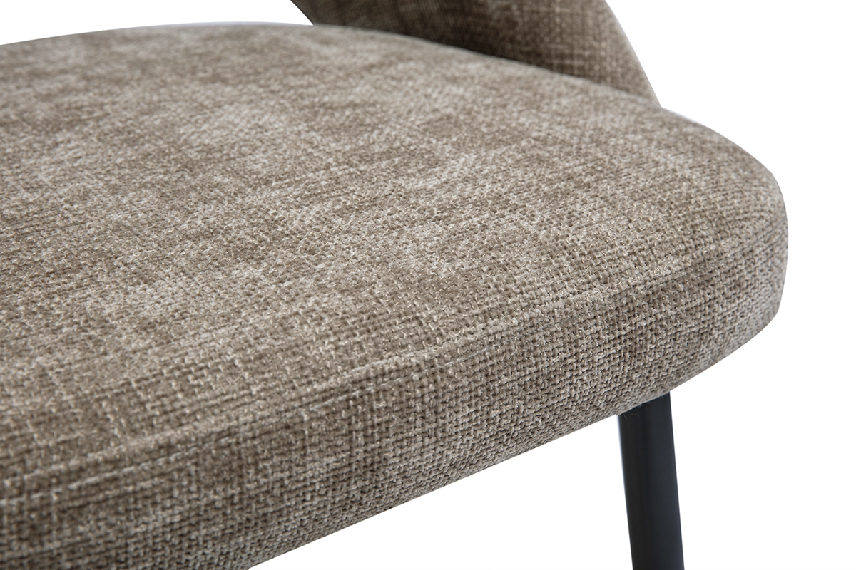 Gros plan sur le tissu effet velours textur� taupe d'une chaise vintage COSETTE