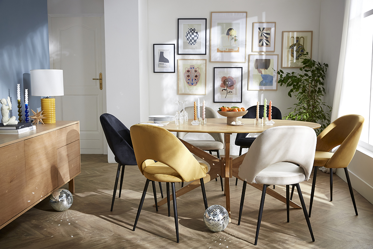 Chaises vintage en tissu velours taupe et m�tal noir  (lot de 2) COSETTE