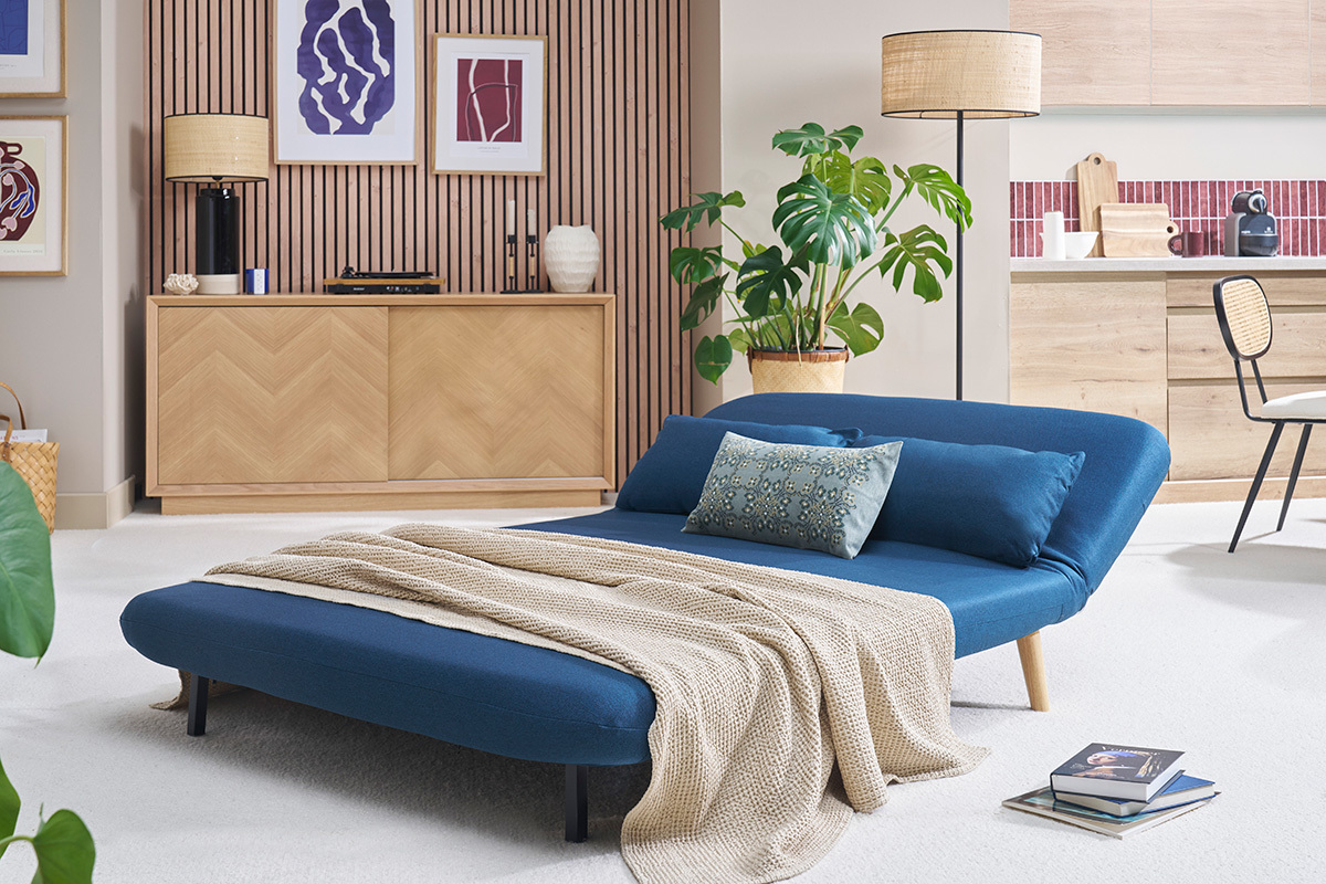 Chauffeuse 2 places convertible en tissu bleu fonc et bois clair AMIKO