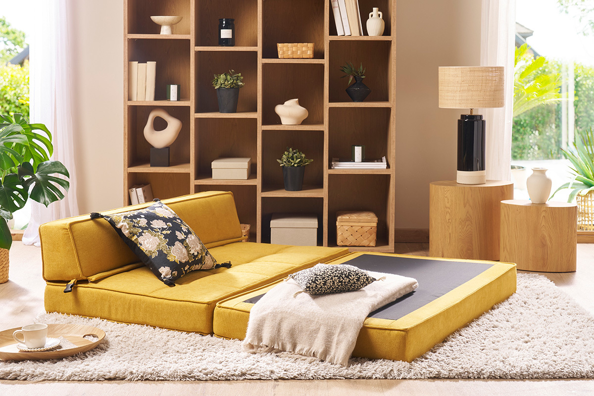 Chauffeuse 2 places convertible en tissu effet velours jaune moutarde KATY