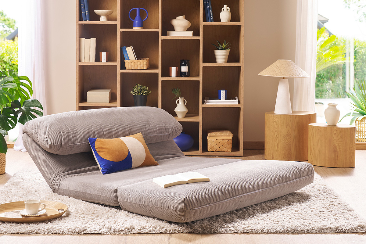 Chauffeuse convertible 2 places en tissu velours ctel gris clair SPENCER