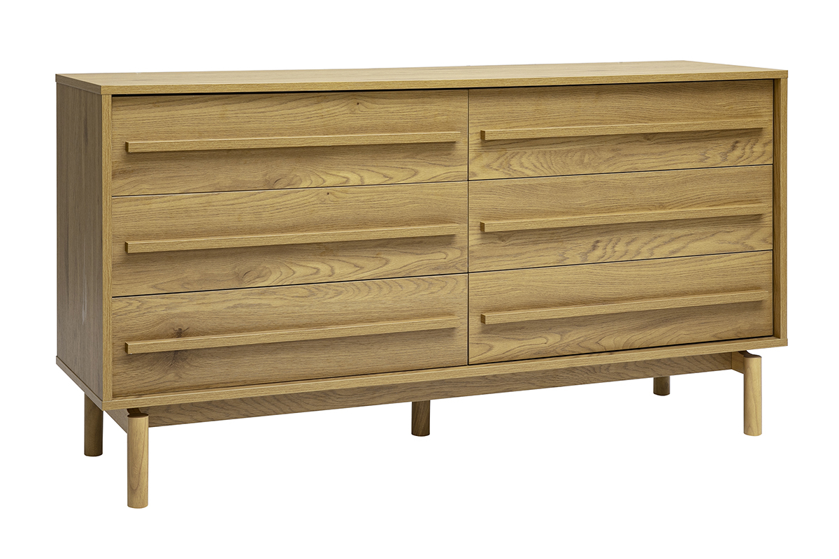 Commode en bois de ch�ne clair � six tiroirs, vue de 3/4