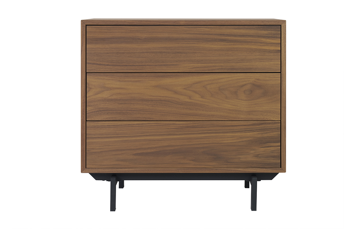 Commode en bois fonc noyer et mtal noir, 3 tiroirs, vue de face.