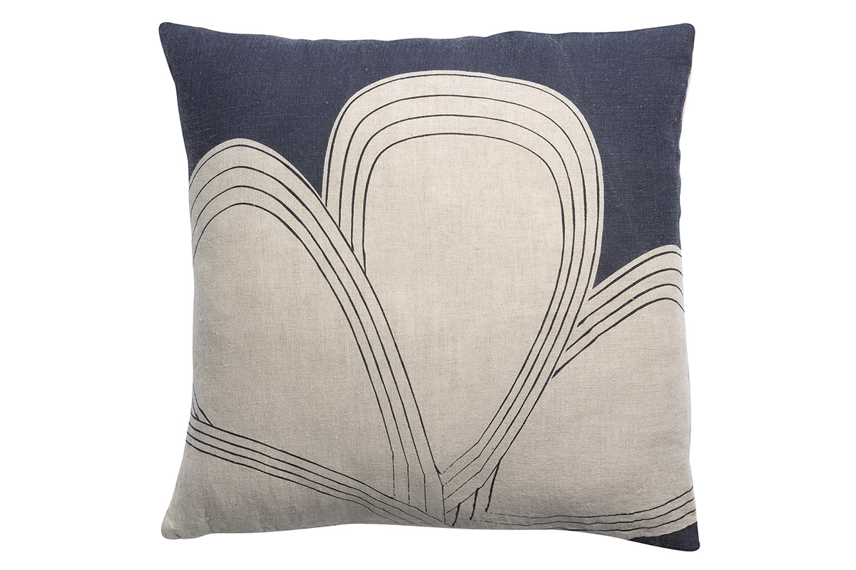 Coussin carr beige et bleu marine  motif fleur 45 x 45 cm BLEUET