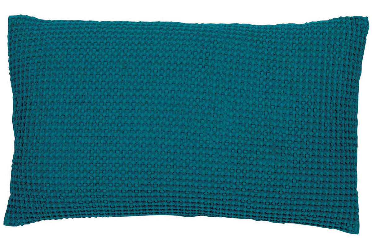 Coussin en coton lav� couleur bleu topaze 30 x 50 cm YAM