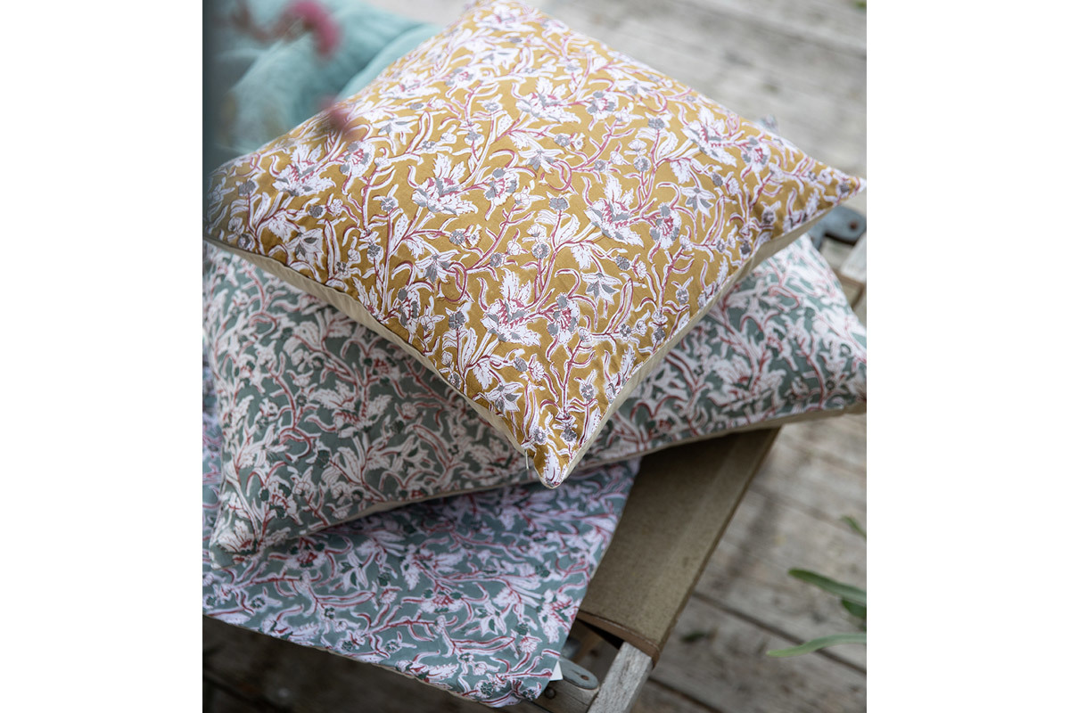 Coussin imprim� fleurs jaune 40 x 65 cm AQUARELLE