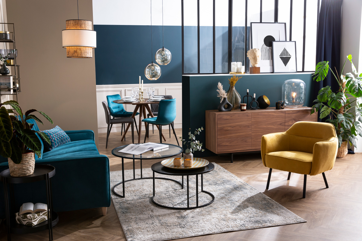 Fauteuil design en tissu effet velours textur terre brle et mtal noir LAURENS