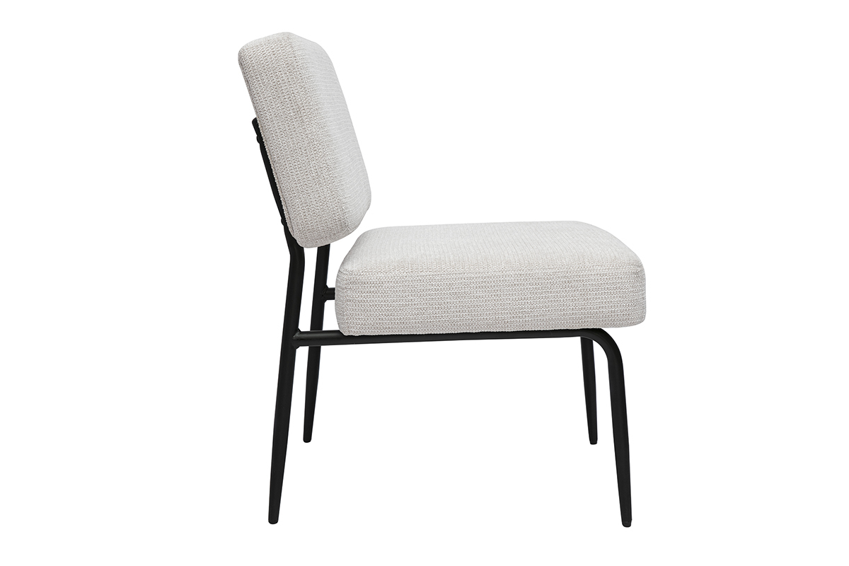 Fauteuil en tissu chenille beige avec structure en mtal noir, design minimaliste.