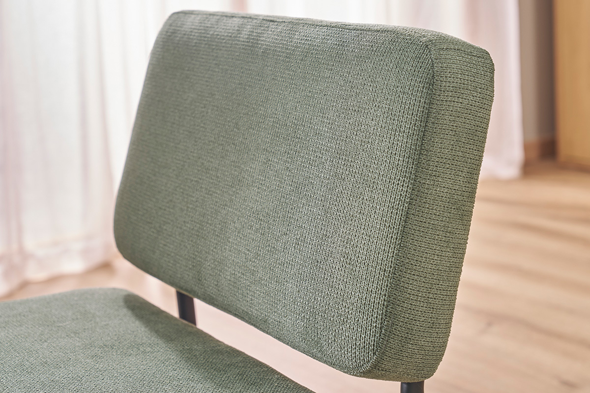 Fauteuil en tissu chenille vert kaki et m�tal noir VEDANA
