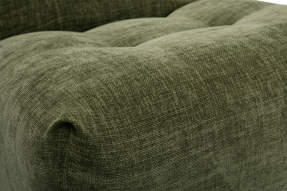 Gros plan sur tissu vert kaki du fauteuil lounge BUMPY.
