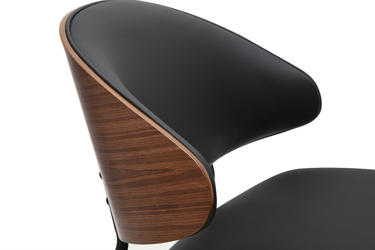 Dtail du dossier en placage noyer et assise noire du fauteuil FABULO.