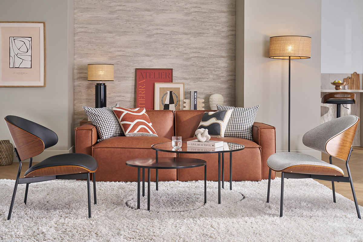 Fauteuil noir, bois fonc et mtal noir FABULO