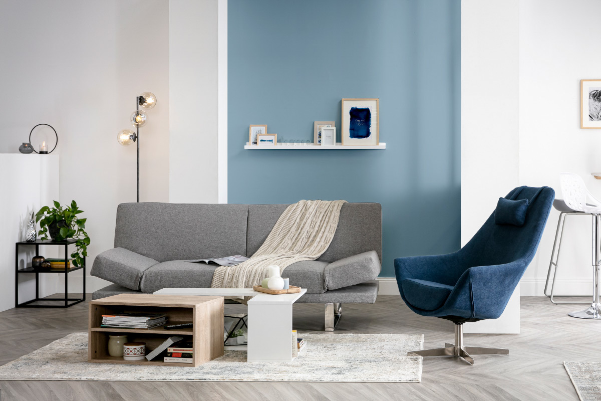 Fauteuil pivotant design en tissu bleu et m�tal noir AMADEO