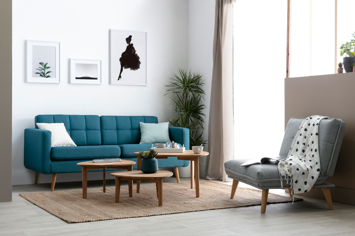 Fauteuil scandinave � combiner en tissu gris clair et bois clair BENNIE