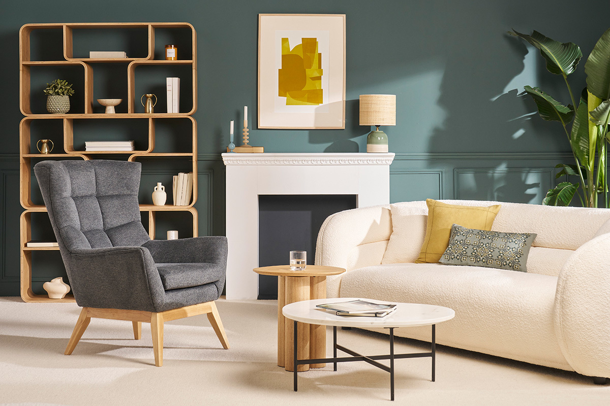 Fauteuil scandinave en tissu effet velours textur gris fonc et bois clair BRODY