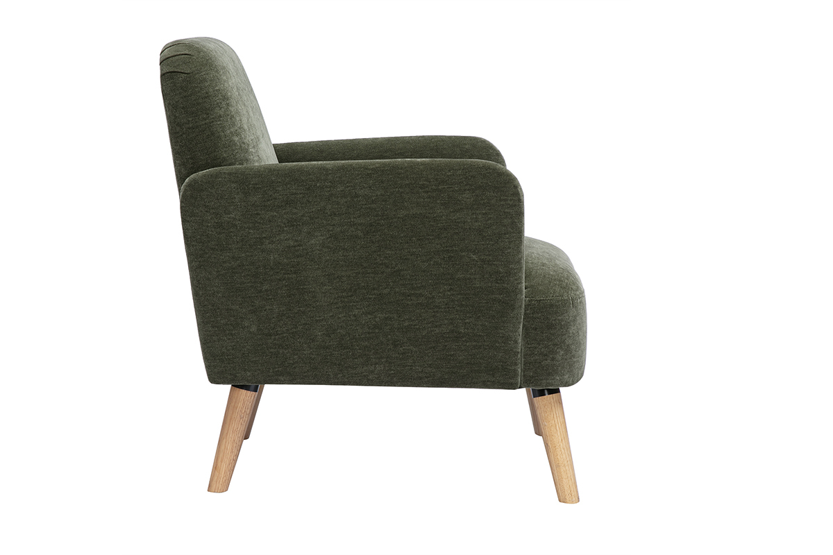 Fauteuil scandinave ISKO en velours vert kaki avec pieds en bois clair, vue de c�t�.