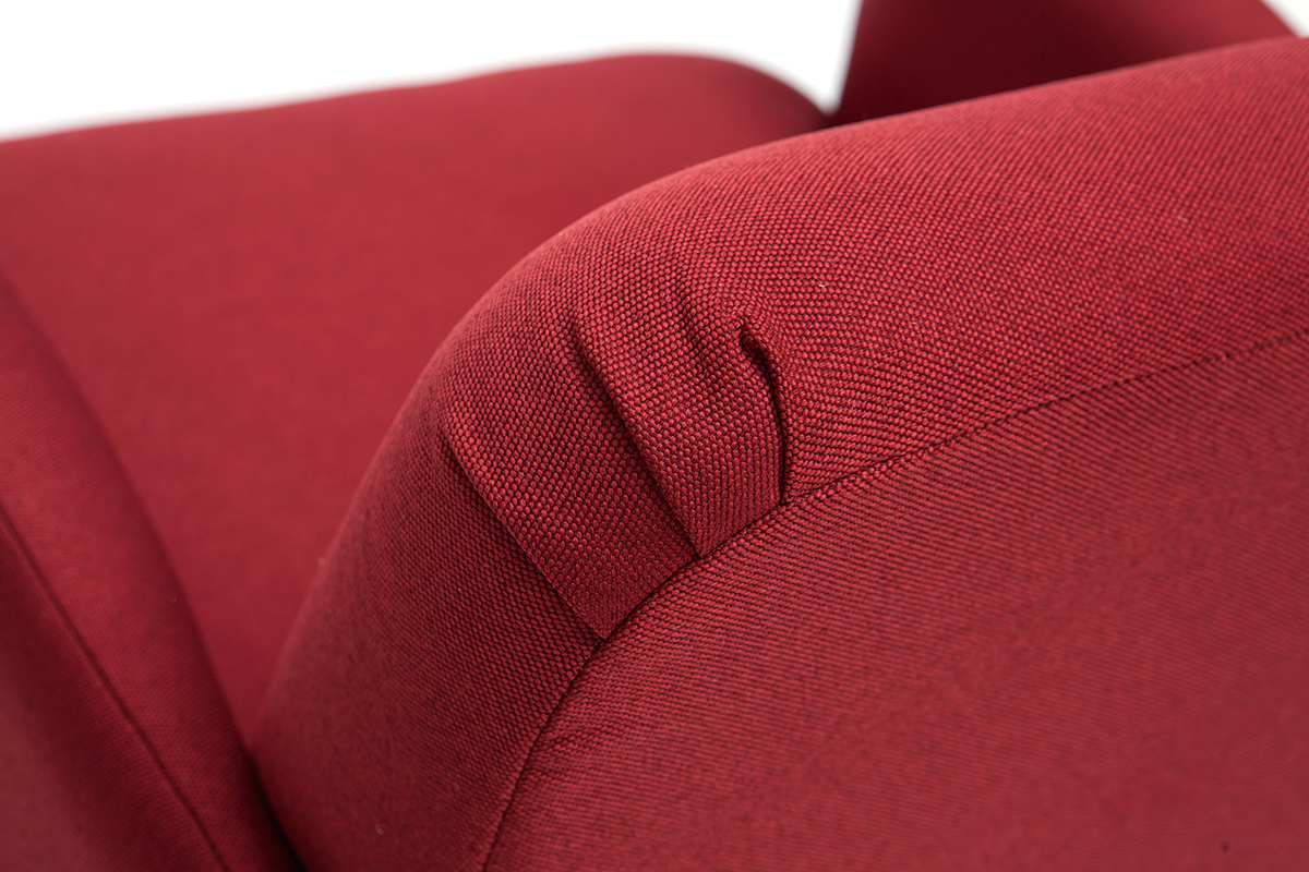 Fauteuil scandinave en tissu rouge bordeaux et bois clair ISKO