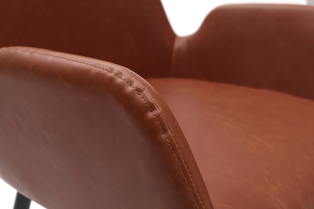 Fauteuils vintage marron clair avec pieds mtal noirs (lot de 2) TIKA