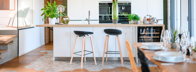 Tabouret de bar en tissu ou en bois