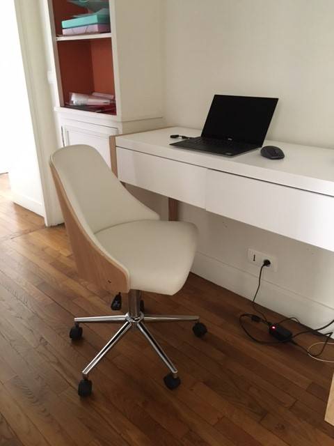 Miliboo Fauteuil de Bureau de Direction Design Blanc, Bois Clair et Acier chromé Curved