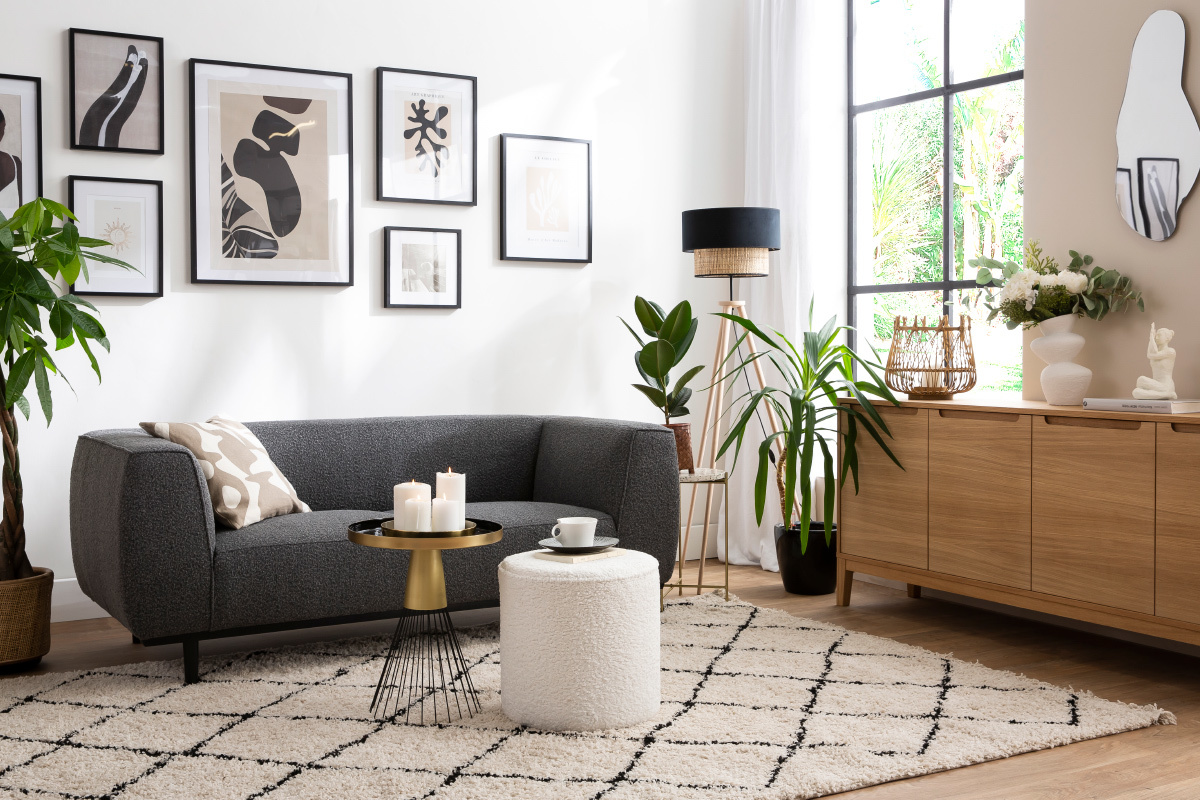 Lampadaire avec abat-jour bi-mati�re en jute naturel, velours noir et bois clair massif H162 cm CHILL