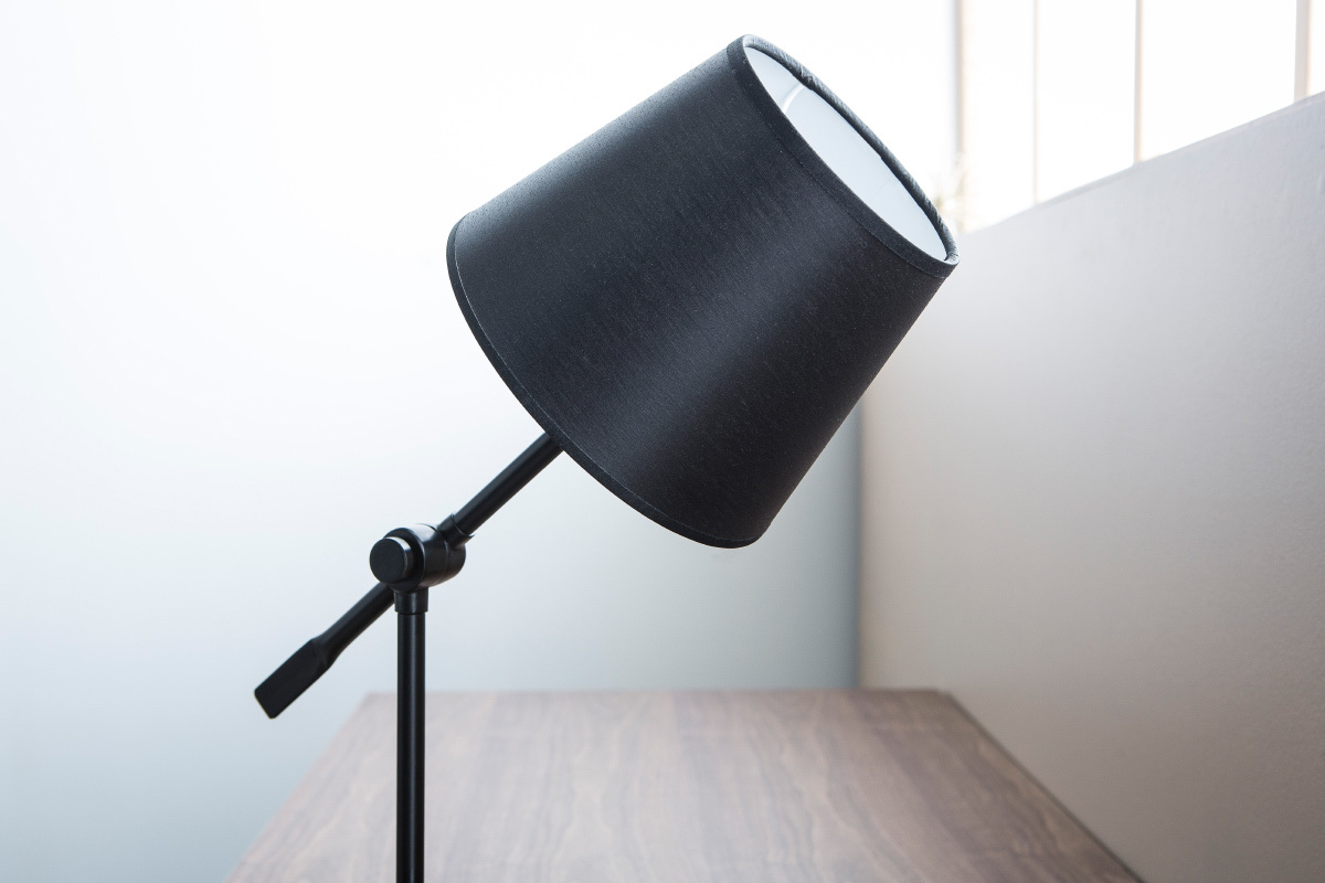 Lampe  poser design articule acier noir LUCIO