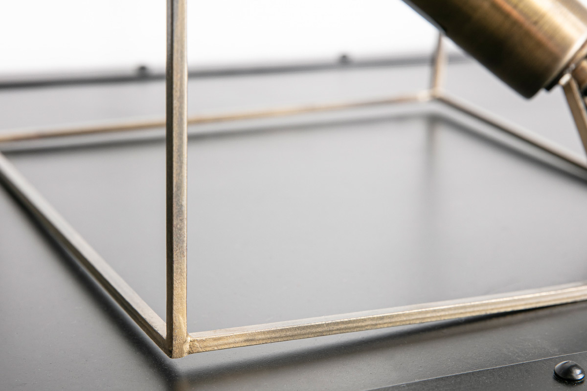 Lampe � poser en m�tal et finition bronze antique CORNER