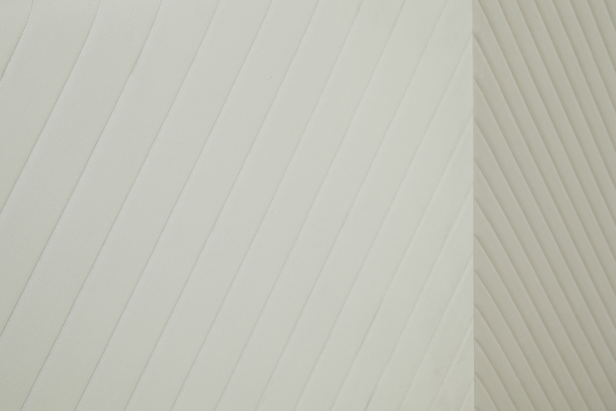 Lit coffre avec sommier et t�te de lit � motif en velours beige 160 x 200 cm RIGA