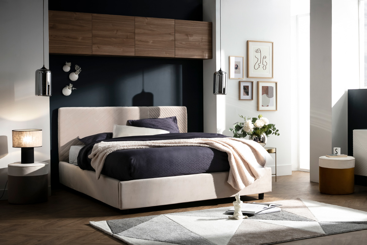 Lit coffre avec sommier et t�te de lit � motif en velours beige 160 x 200 cm RIGA