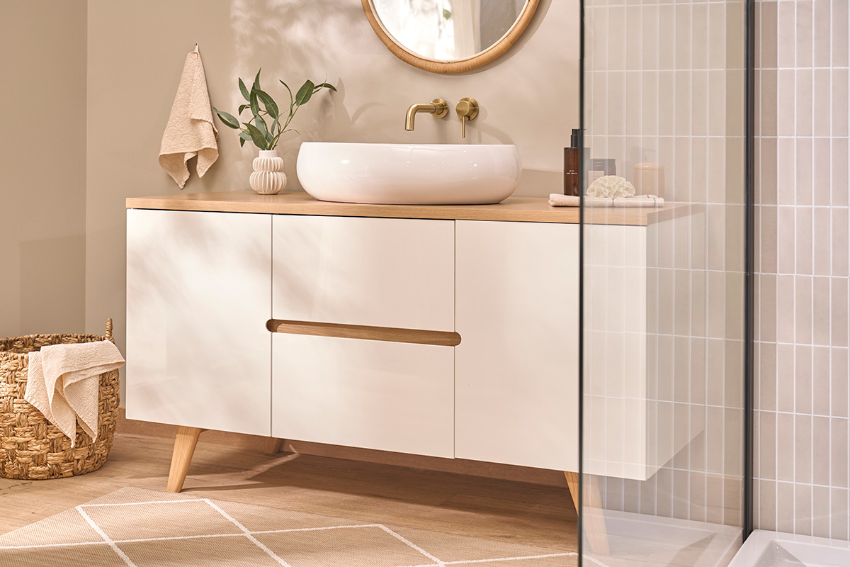Meuble de salle de bain blanc laqu� brillant et finition bois clair L140 cm MELKA