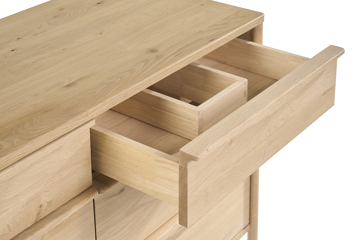 Meuble de salle de bain en bois ch�ne massif L120 cm, vue du dessus avec tiroir ouvert