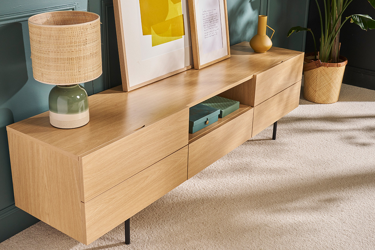 Meuble TV design avec rangements finition bois clair chne et mtal noir L180 cm ALASKA