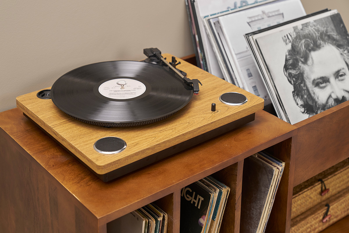 Meuble vinyle en bois manguier massif teint� et m�tal L90 cm BOOGIE