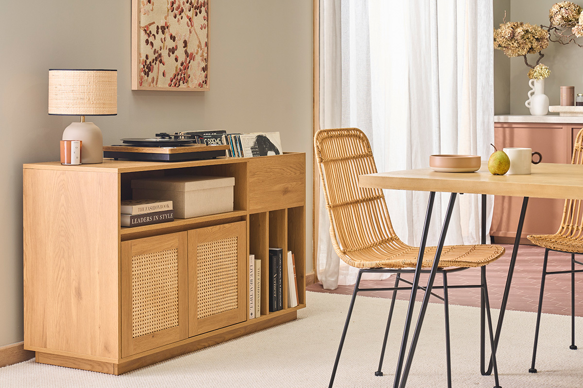 Meuble vinyle finition bois clair ch�ne et cannage rotin L130 cm ALICANTE