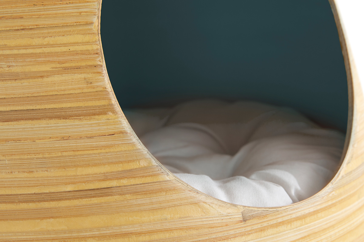 Niche pour chat et chien design en bambou laqu�e bleu canard YODO