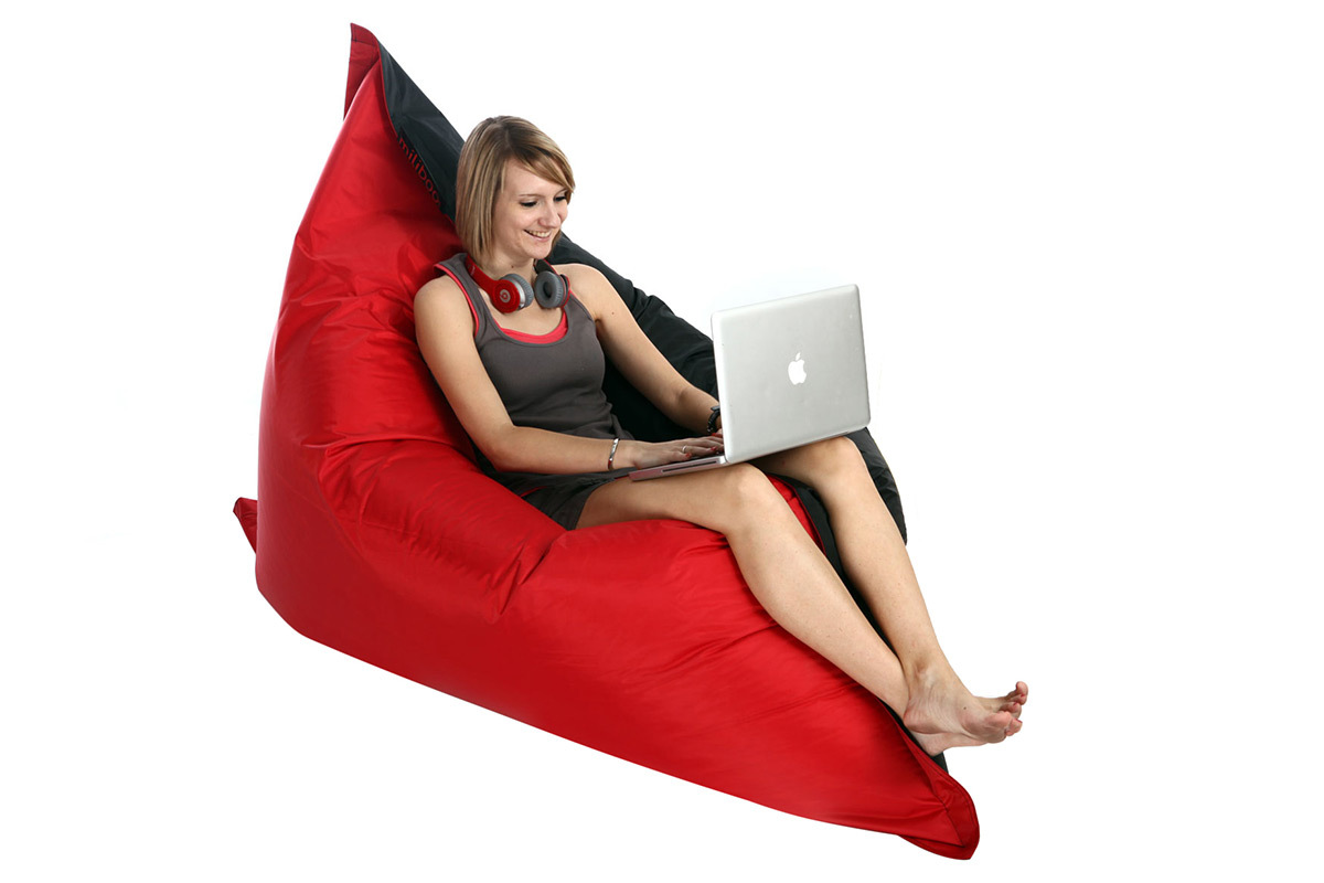 Pouf gant design polyester bicolore noir et rouge BIG MILIBAG