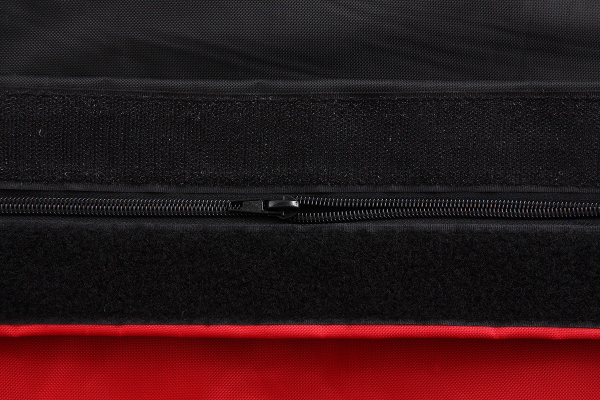 Pouf gant design polyester bicolore noir et rouge BIG MILIBAG