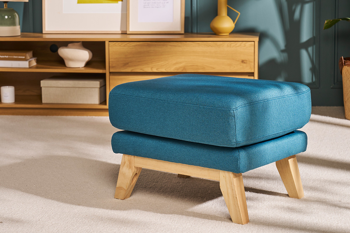 Pouf repose-pieds dhoussable scandinave en tissu bleu canard et bois clair OSLO