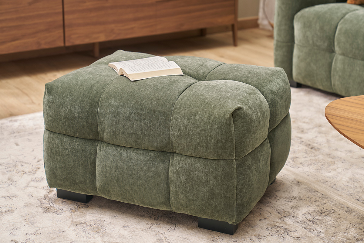 Pouf repose-pieds design en tissu effet velours vert kaki CORTO