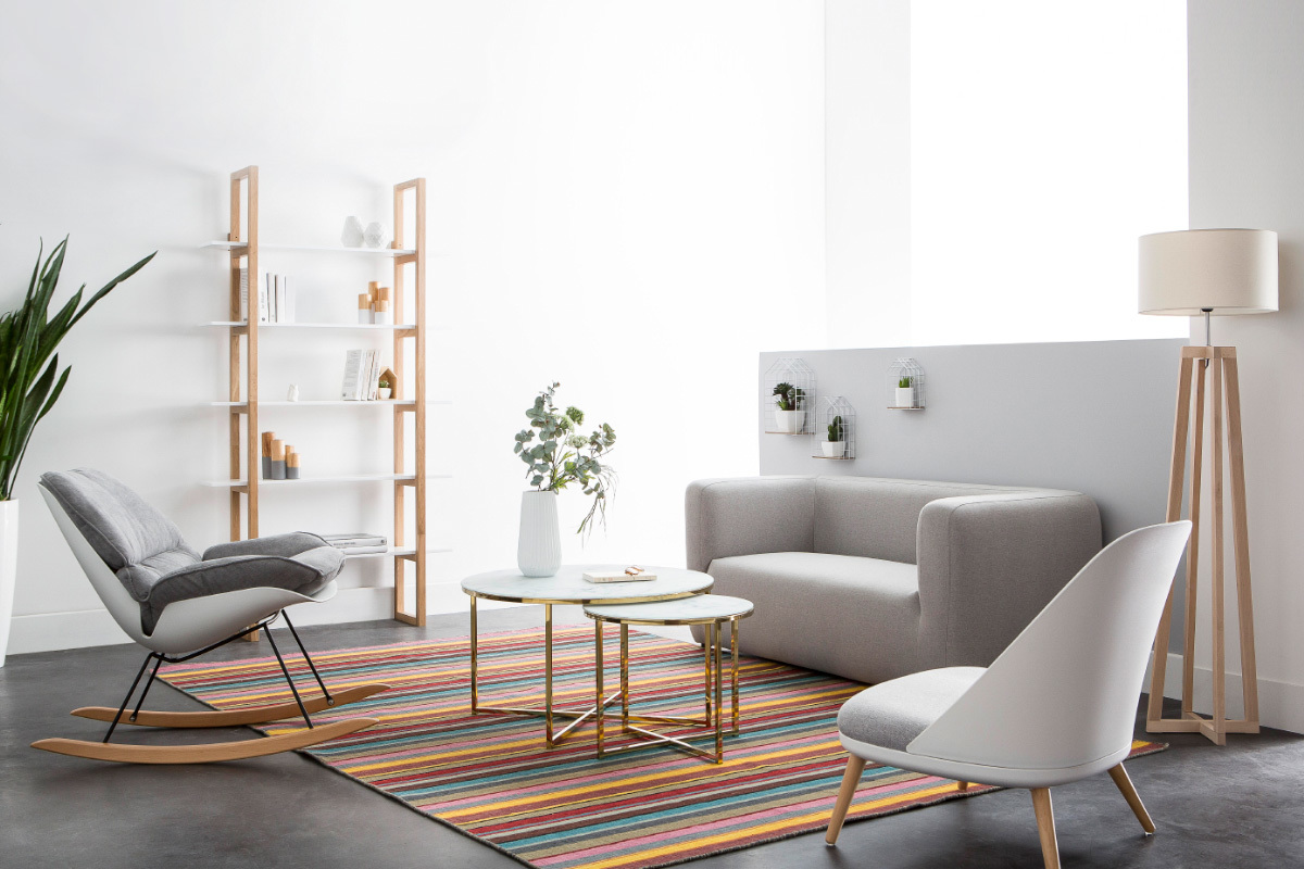 Rocking chair design coque blanche et tissu gris KOKON