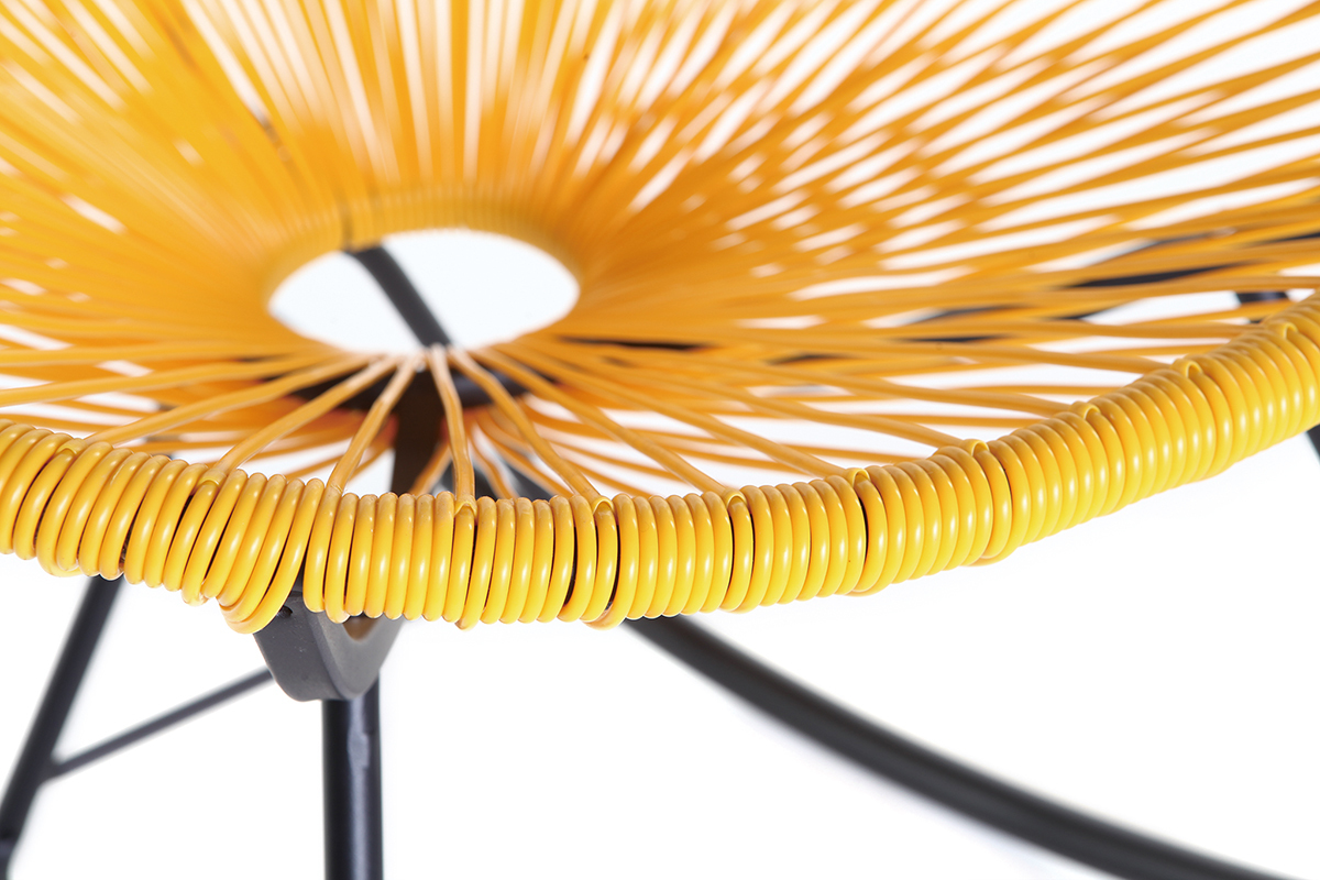 Rocking chair en fils de r�sine jaune BELLAVISTA