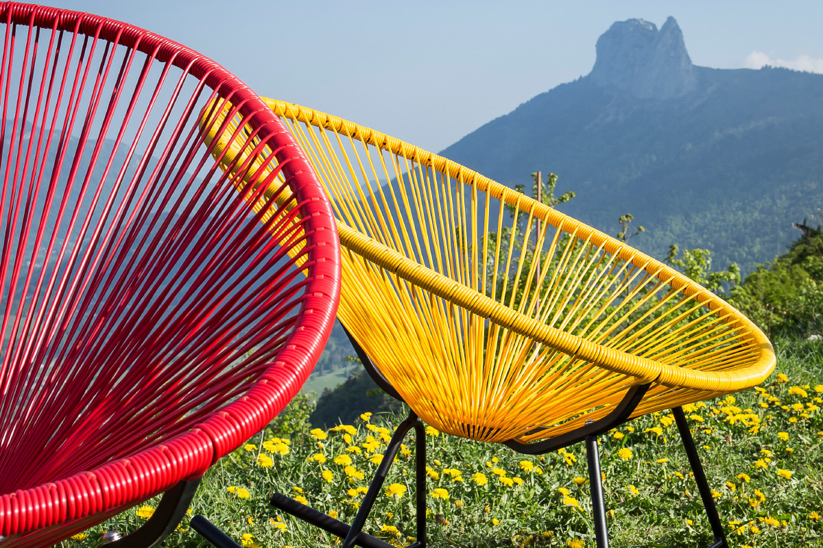 Rocking chair en fils de rsine rouge BELLAVISTA