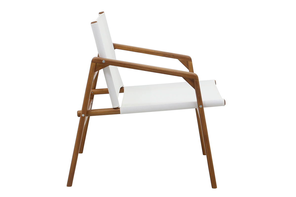 Fauteuil d'ext�rieur en bois et toile blanche, vue de profil.