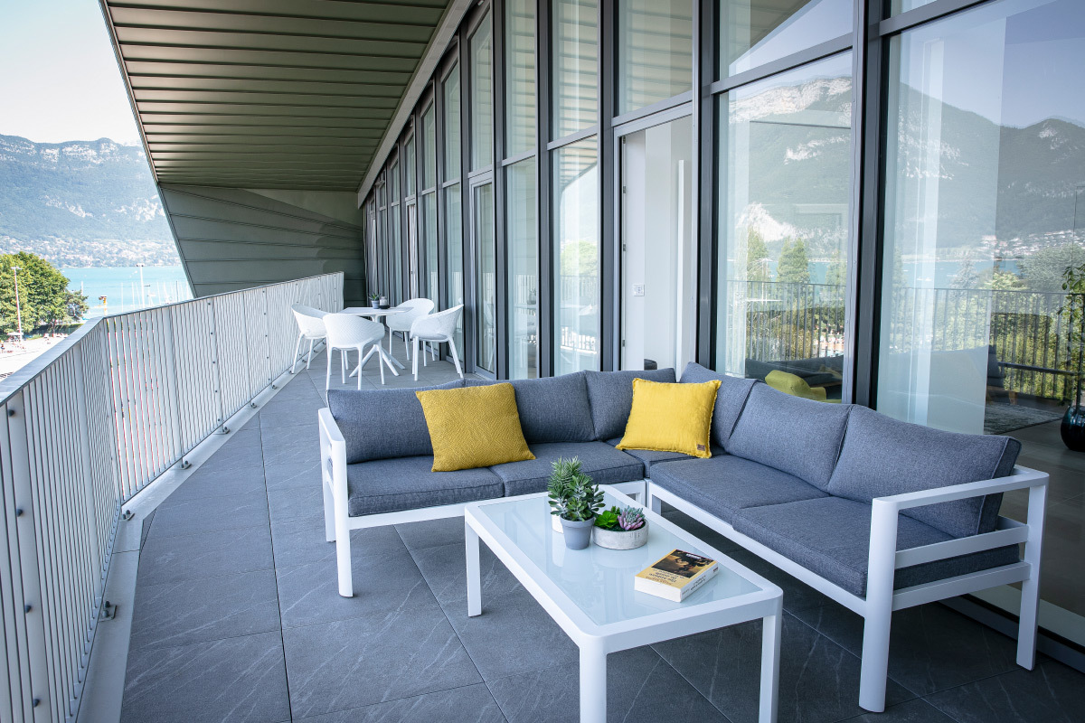 Salon de jardin design blanc avec table basse TONIGHT