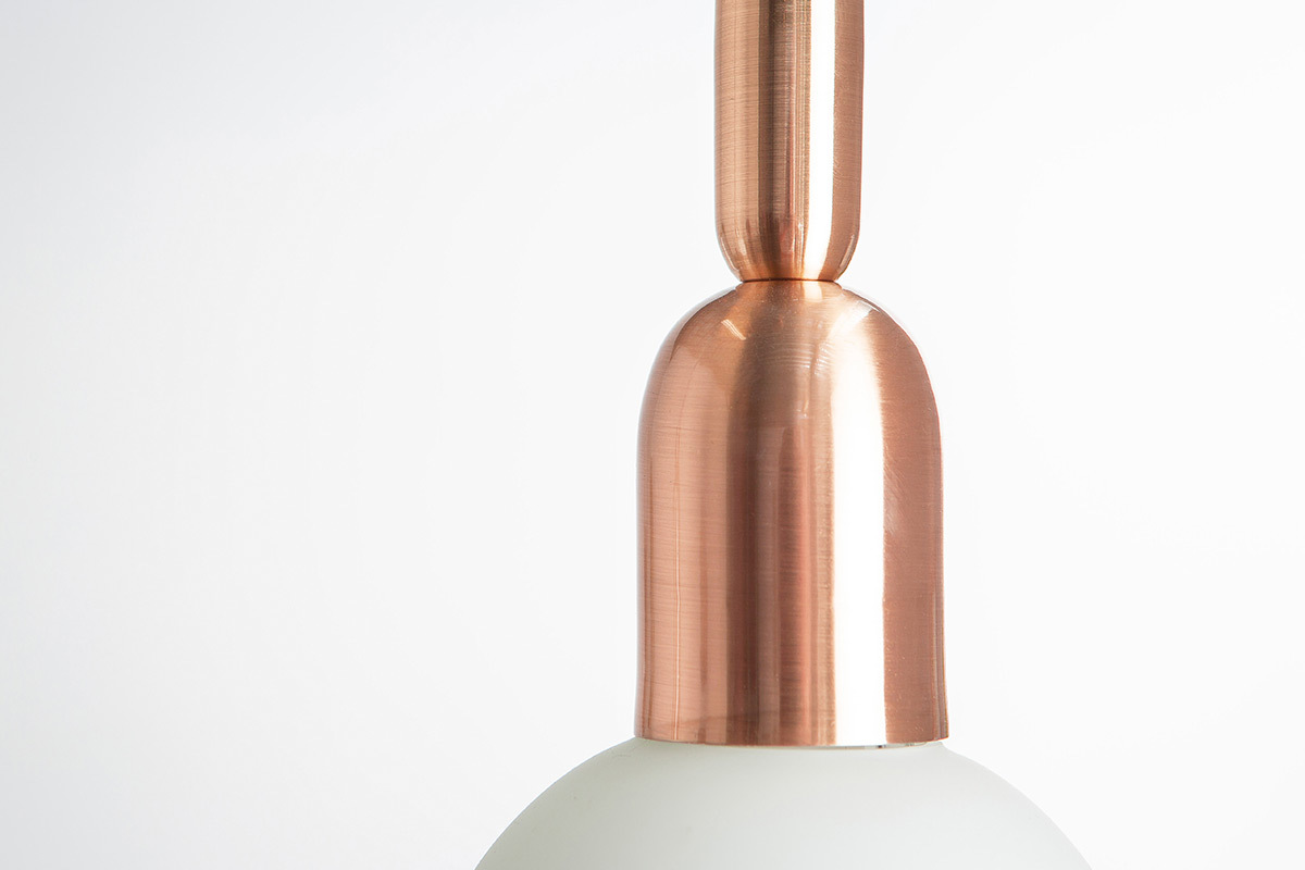 Suspension design m�tal rose dor� et globe verre BULB