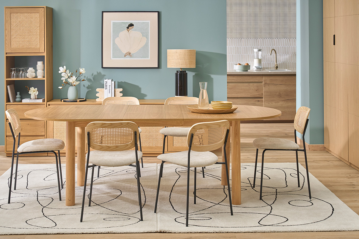 Table � manger ovale extensible avec rallonges int�gr�es en bois clair fr�ne L180-230 cm CLAUDIE