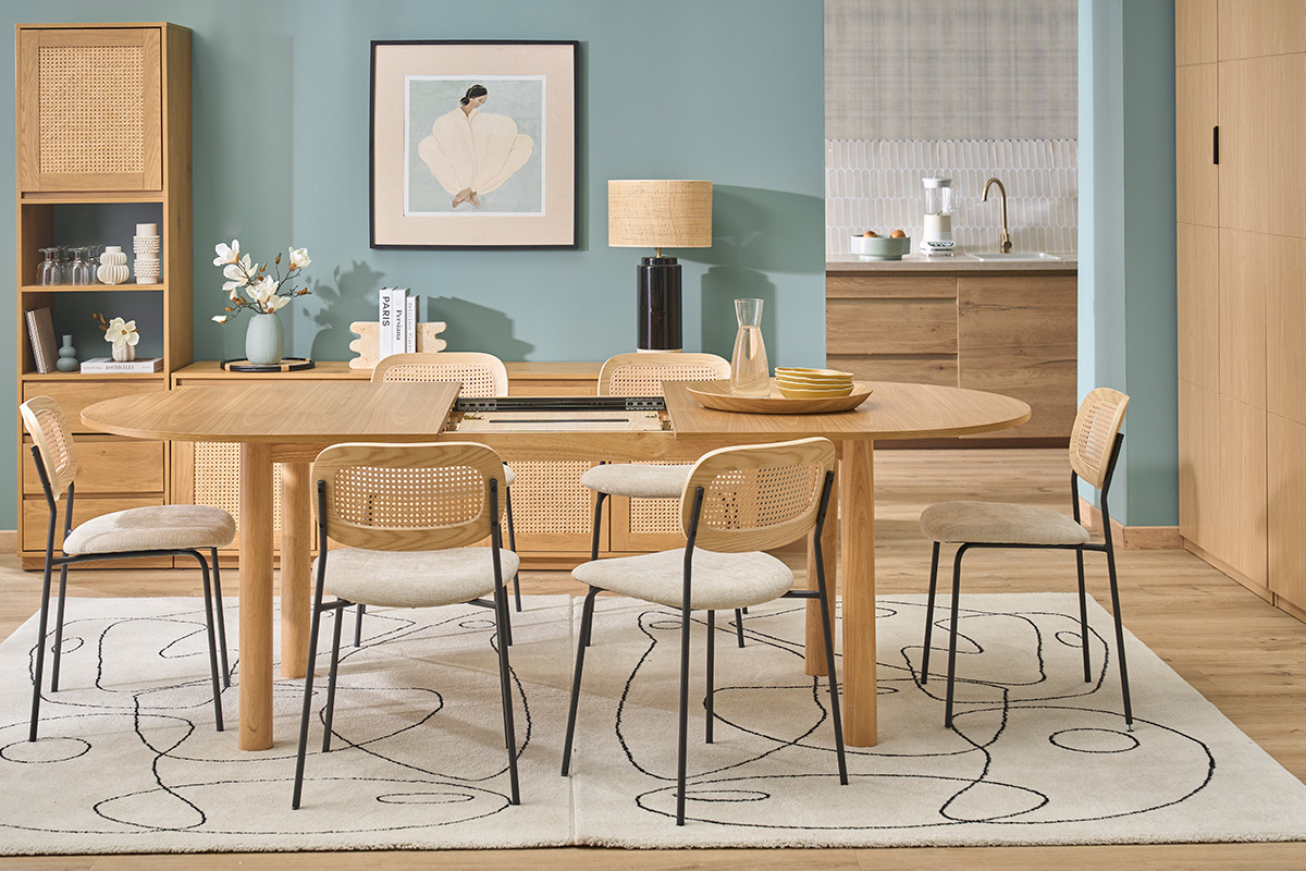 Table � manger ovale extensible en bois clair fr�ne L180-230 cm CLAUDIE