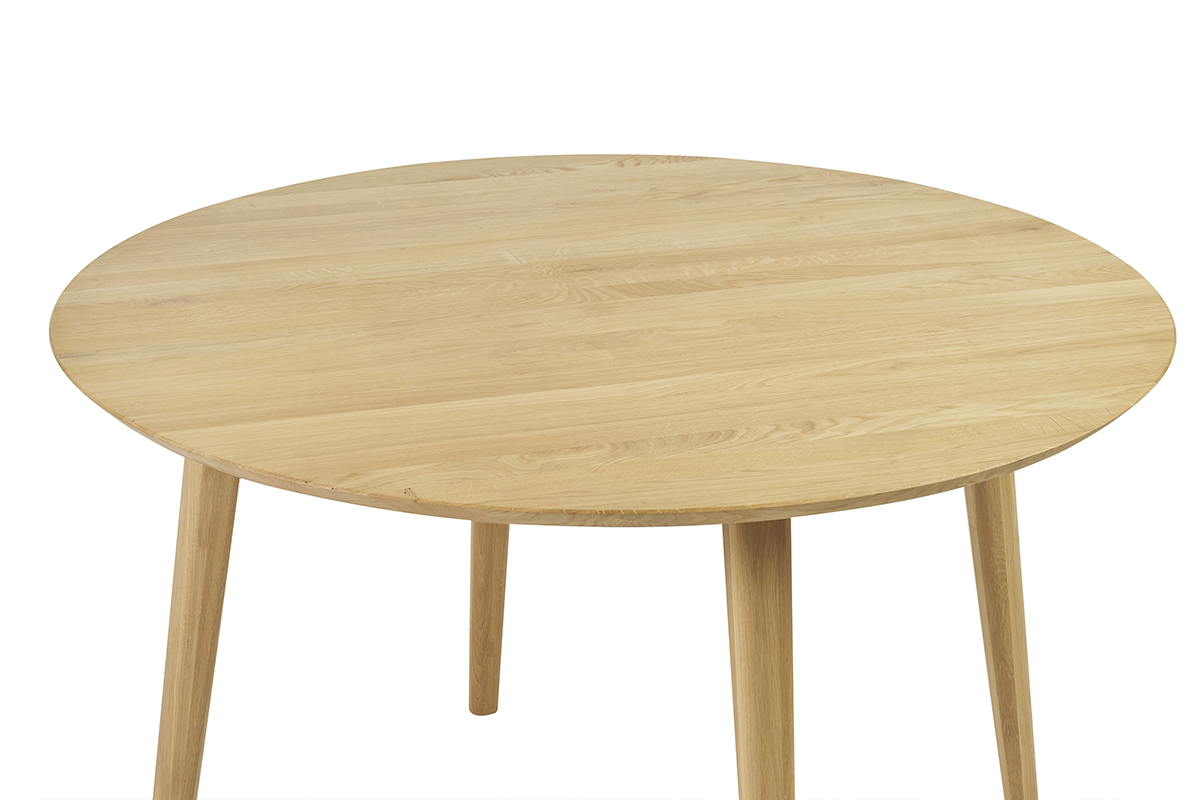 Table � manger ronde en ch�ne massif avec pieds inclin�s, vue de haut.