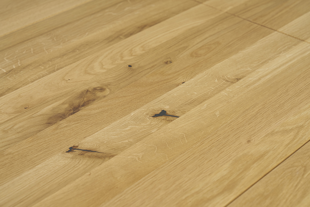 Table � manger ronde extensible en bois clair ch�ne massif et m�tal L120-170 cm OLGA